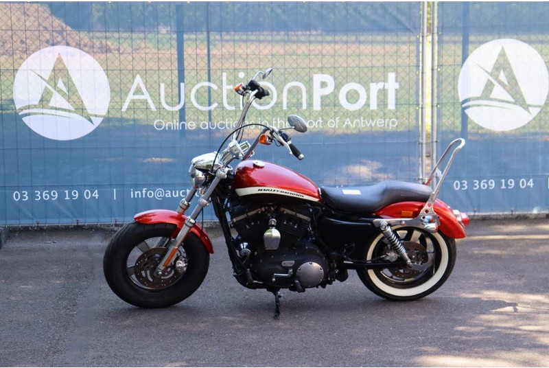 Harley-Davidson Sporster XL1200 Custom - Мотоцикл: фото 1 Harley-Davidson Sporster XL1200 Custom - Мотоцикл: фото 1