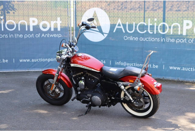 Harley-Davidson Sporster XL1200 Custom - Мотоцикл: фото 3 Harley-Davidson Sporster XL1200 Custom - Мотоцикл: фото 3