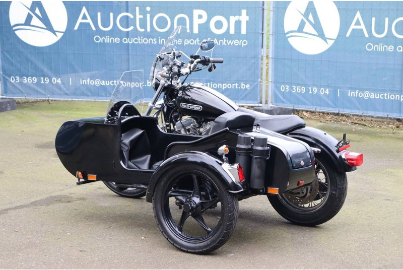 Harley-Davidson Sporster XL883 - Мотоцикл: фото 3 Harley-Davidson Sporster XL883 - Мотоцикл: фото 3