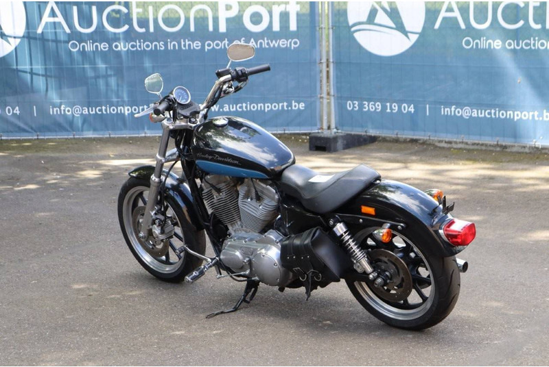 Harley-Davidson Sportster XL883 - Мотоцикл: фото 3 Harley-Davidson Sportster XL883 - Мотоцикл: фото 3