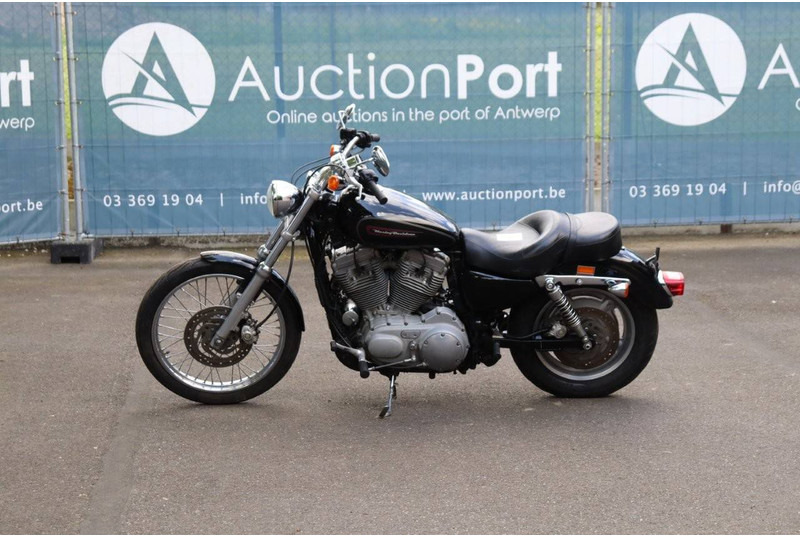 Harley-Davidson Sportster XL883 - Мотоцикл: фото 1 Harley-Davidson Sportster XL883 - Мотоцикл: фото 1