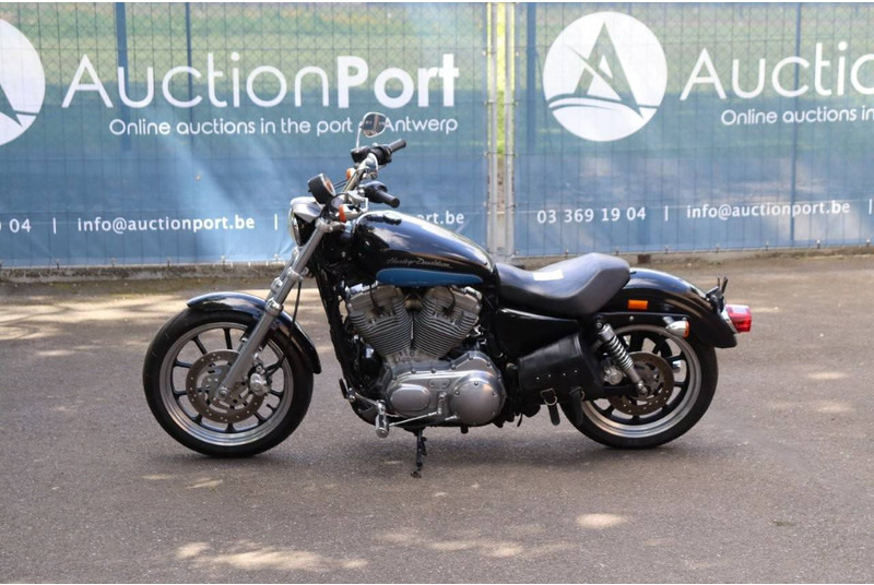 Harley-Davidson Sportster XL883 - Мотоцикл: фото 1 Harley-Davidson Sportster XL883 - Мотоцикл: фото 1