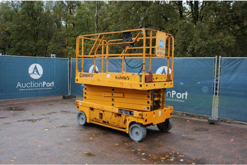Haulotte Compact 12 - Ножничный подъемник: фото 3 Haulotte Compact 12 - Ножничный подъемник: фото 3