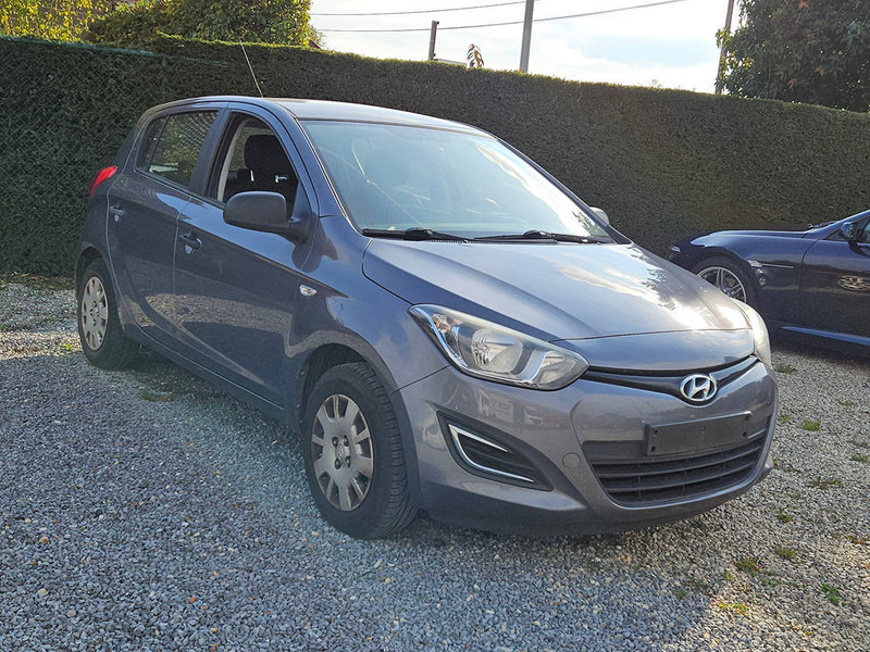 Hyundai i20 (I - update) 1.2 - Седан: фото 3 Hyundai i20 (I - update) 1.2 - Седан: фото 3