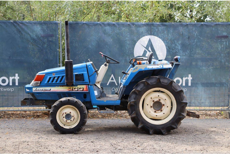 Iseki TU180F - Трактор: фото 2 Iseki TU180F - Трактор: фото 2