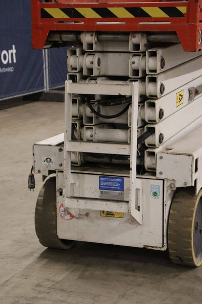 Ножничный подъемник Iteco IT10090: фото 11 Ножничный подъемник Iteco IT10090: фото 11