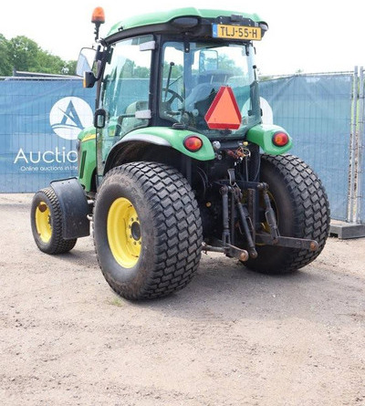 John Deere 4520 - Трактор: фото 3 John Deere 4520 - Трактор: фото 3
