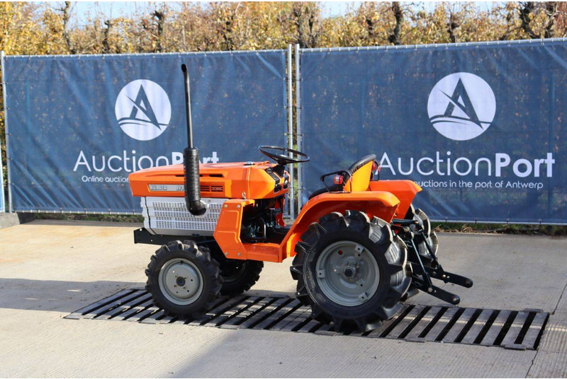 Kubota B1400DT - Трактор: фото 3 Kubota B1400DT - Трактор: фото 3
