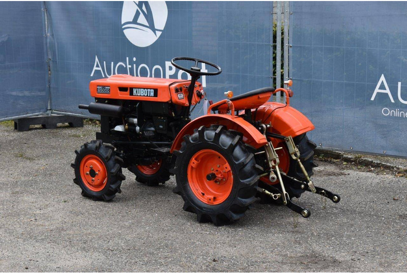 Kubota B5000 - Трактор: фото 3 Kubota B5000 - Трактор: фото 3