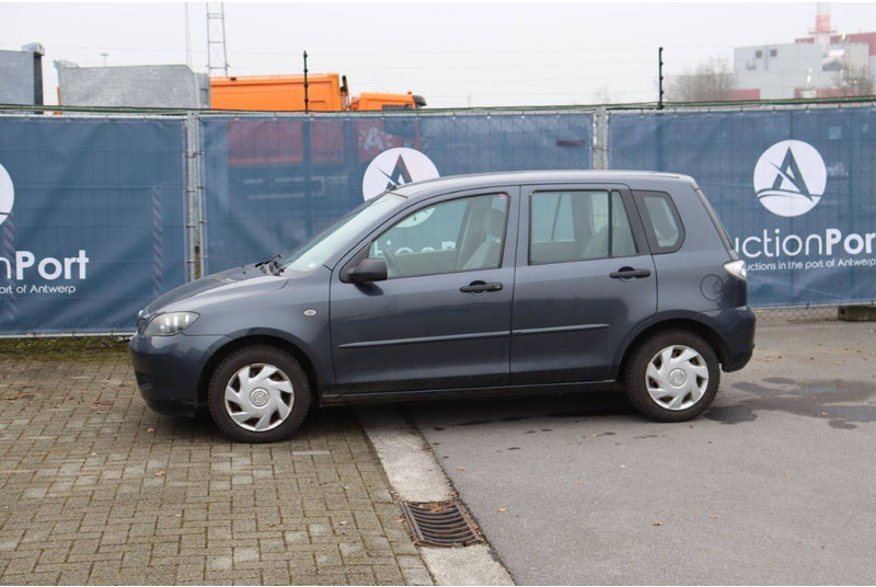 Mazda 2 - Седан: фото 1 Mazda 2 - Седан: фото 1