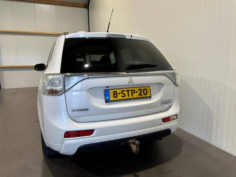 Mitsubishi Outlander PHEV SUV - Внедорожник: фото 4 Mitsubishi Outlander PHEV SUV - Внедорожник: фото 4