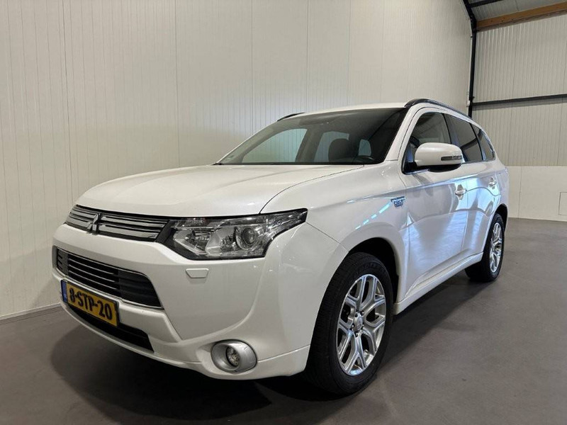Mitsubishi Outlander PHEV SUV - Внедорожник: фото 1 Mitsubishi Outlander PHEV SUV - Внедорожник: фото 1
