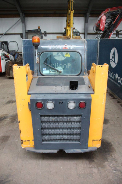 Mustang R135 - Колёсный погрузчик: фото 4 Mustang R135 - Колёсный погрузчик: фото 4