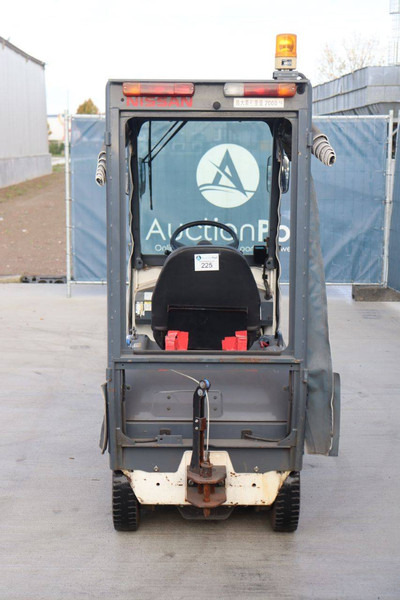 Nissan 4CBT2 - Электропогрузчик: фото 5 Nissan 4CBT2 - Электропогрузчик: фото 5