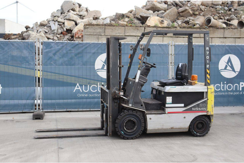 Nissan P1B2 - Электропогрузчик: фото 1 Nissan P1B2 - Электропогрузчик: фото 1