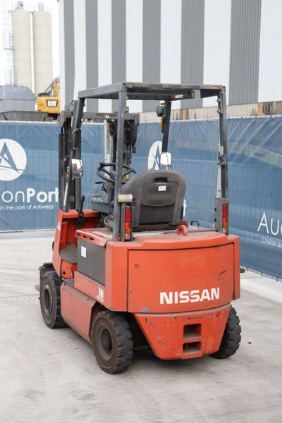 Nissan XP01 - Электропогрузчик: фото 4 Nissan XP01 - Электропогрузчик: фото 4