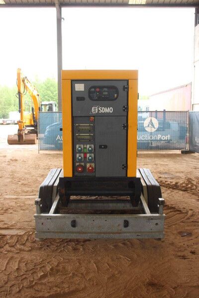 SDMO R110C3 - Электрогенератор: фото 4 SDMO R110C3 - Электрогенератор: фото 4