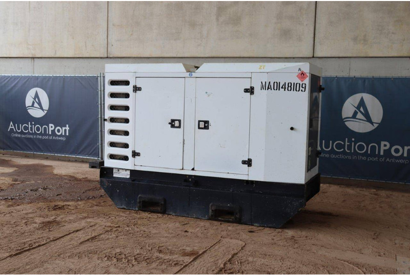SDMO R90C3 - Электрогенератор: фото 3 SDMO R90C3 - Электрогенератор: фото 3
