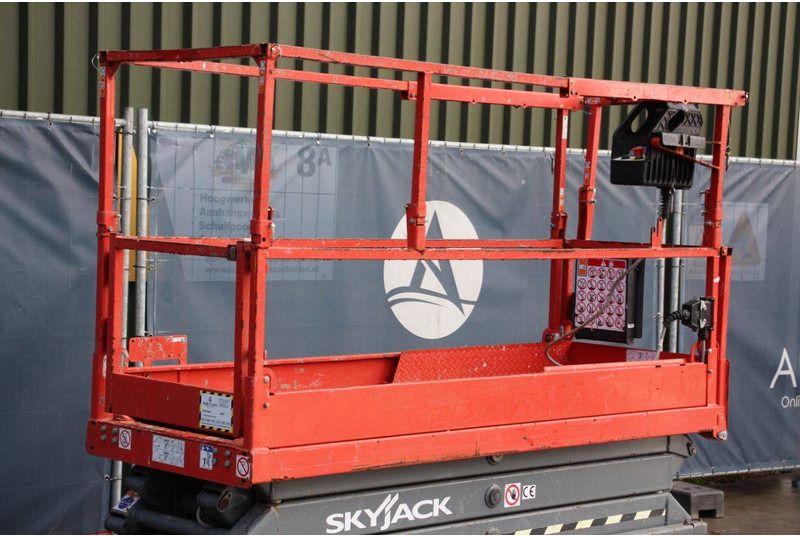 Ножничный подъемник Skyjack SJ3220: фото 10