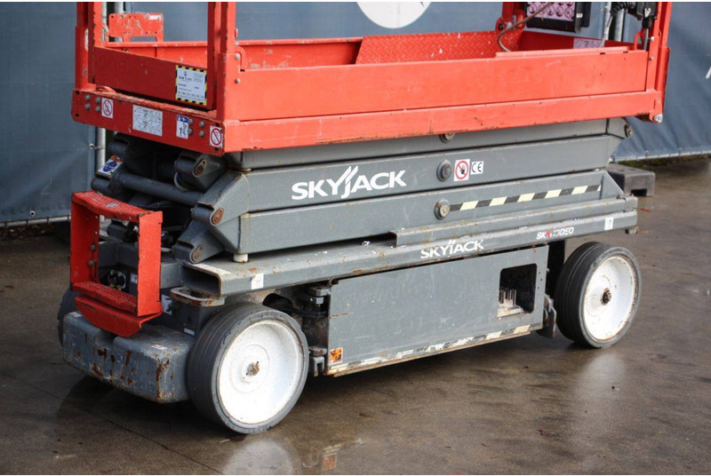 Ножничный подъемник Skyjack SJ3220: фото 9