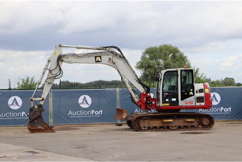 Takeuchi TB2150 - Гусеничный экскаватор: фото 1 Takeuchi TB2150 - Гусеничный экскаватор: фото 1