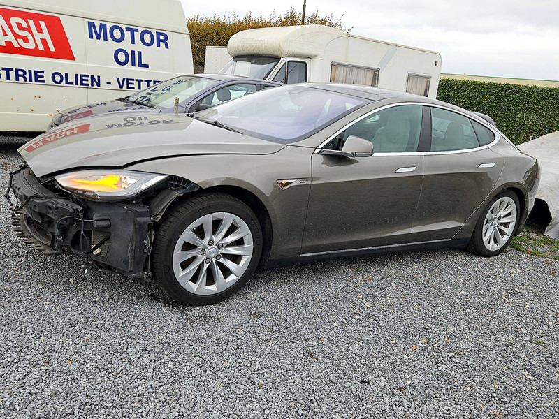 Tesla Model S _ 85 D - Седан: фото 2 Tesla Model S _ 85 D - Седан: фото 2