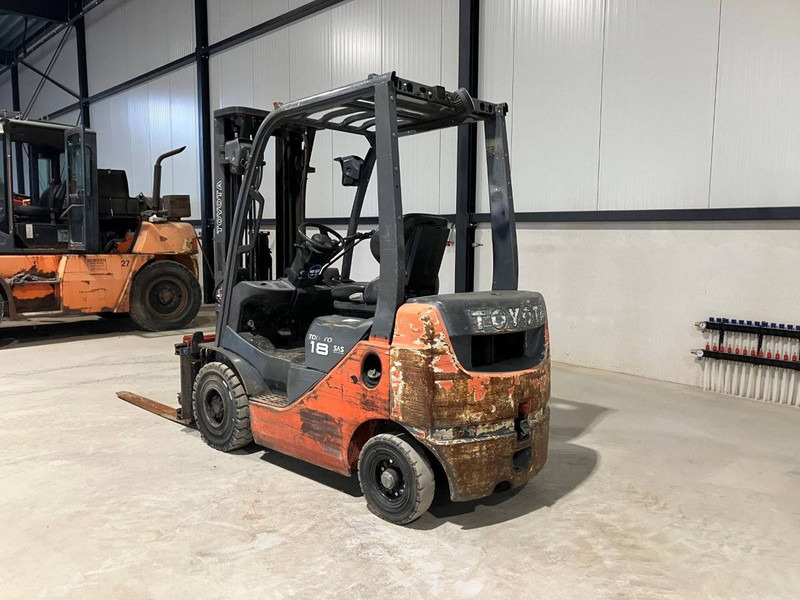 Toyota 02-8FDF18 - Дизельный погрузчик: фото 3 Toyota 02-8FDF18 - Дизельный погрузчик: фото 3