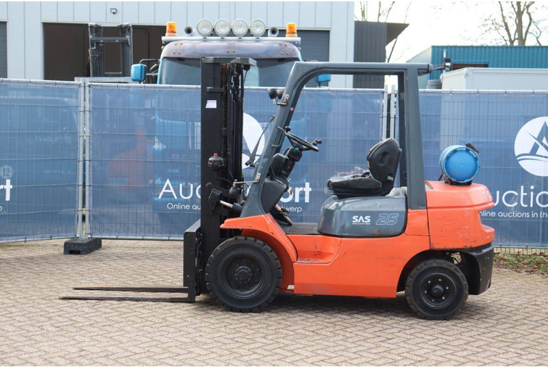 Toyota 42-7FGF25 - Газовый погрузчик: фото 2 Toyota 42-7FGF25 - Газовый погрузчик: фото 2