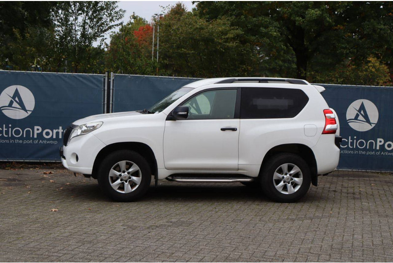 Toyota Land Cruiser - Седан: фото 1 Toyota Land Cruiser - Седан: фото 1