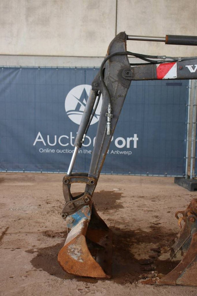 Гусеничный экскаватор Volvo EC27C: фото 10