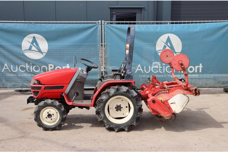 Yanmar - Трактор: фото 2 Yanmar - Трактор: фото 2
