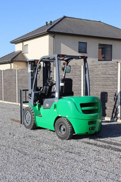 Yanmar FD30 - Дизельный погрузчик: фото 3 Yanmar FD30 - Дизельный погрузчик: фото 3