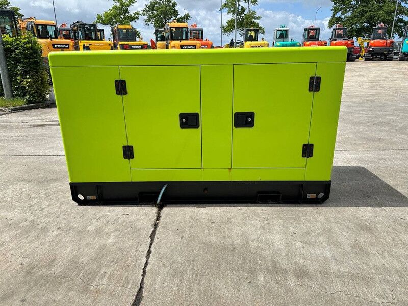 Compal power VG-R30 - Электрогенератор: фото 5 Compal power VG-R30 - Электрогенератор: фото 5
