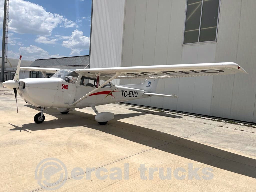 1977 Cessna 172N Diesel TC-EHO Airplane - Аэродромная техника: фото 1 1977 Cessna 172N Diesel TC-EHO Airplane - Аэродромная техника: фото 1