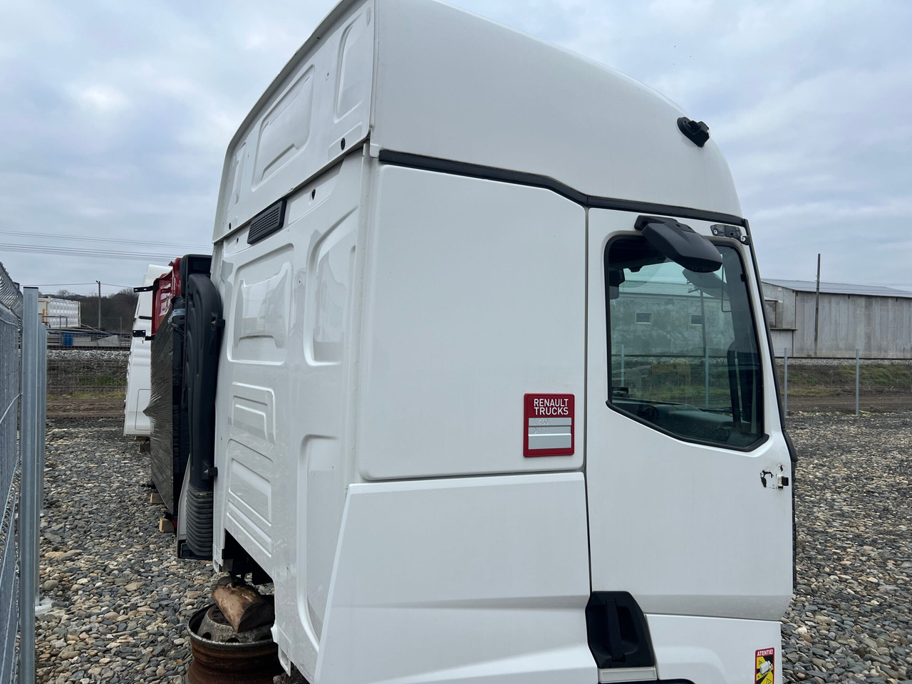 CABINA RENAULT T SLEEPER - Кабина для Грузовиков: фото 4 CABINA RENAULT T SLEEPER - Кабина для Грузовиков: фото 4