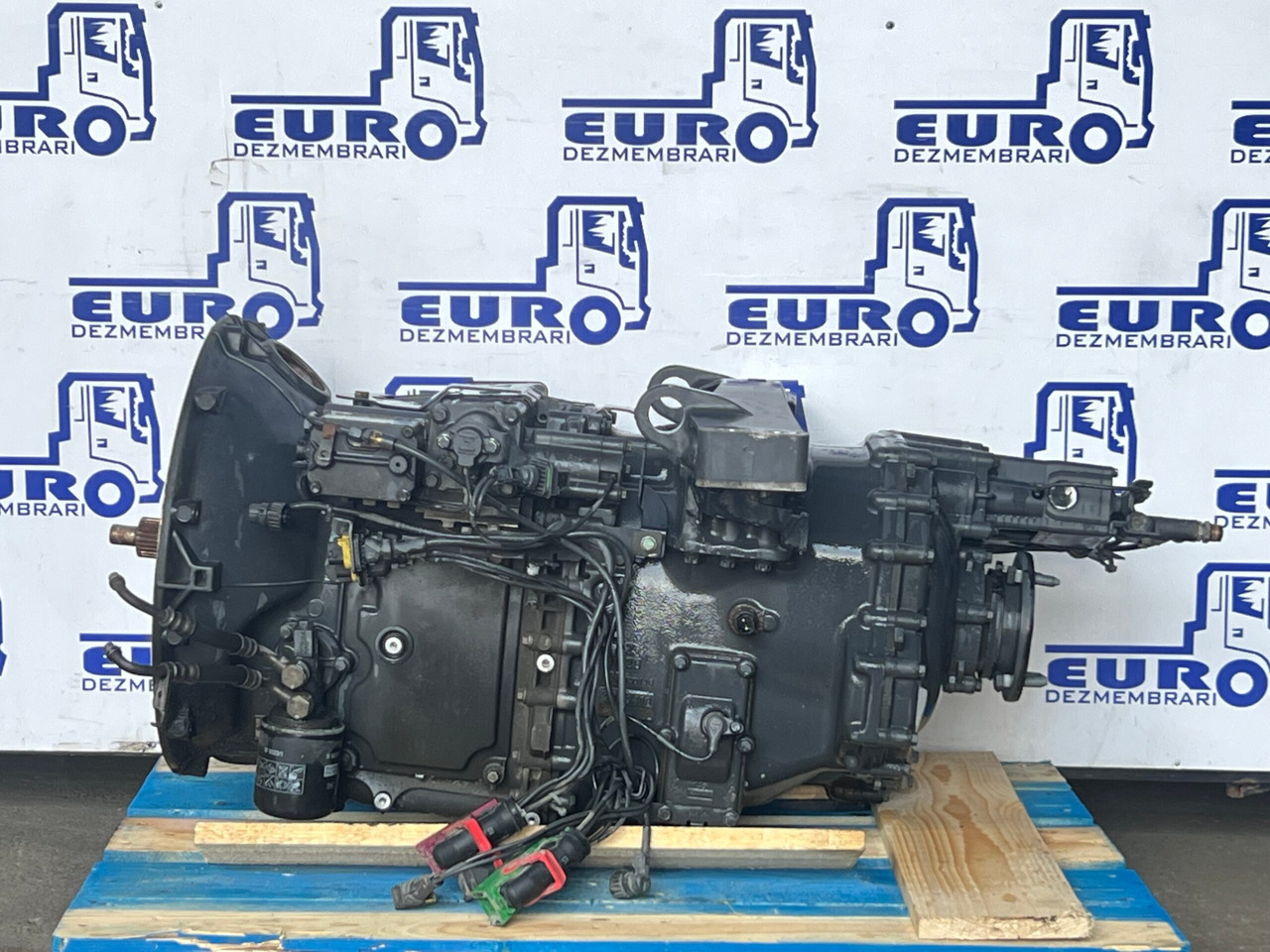 CUTIE VITEZE AUTOMATA FARA RETARDER TIPMATIC 14 DD MAN TGX 81.32004.6415 - Коробка передач для Грузовиков: фото 1 CUTIE VITEZE AUTOMATA FARA RETARDER TIPMATIC 14 DD MAN TGX 81.32004.6415 - Коробка передач для Грузовиков: фото 1