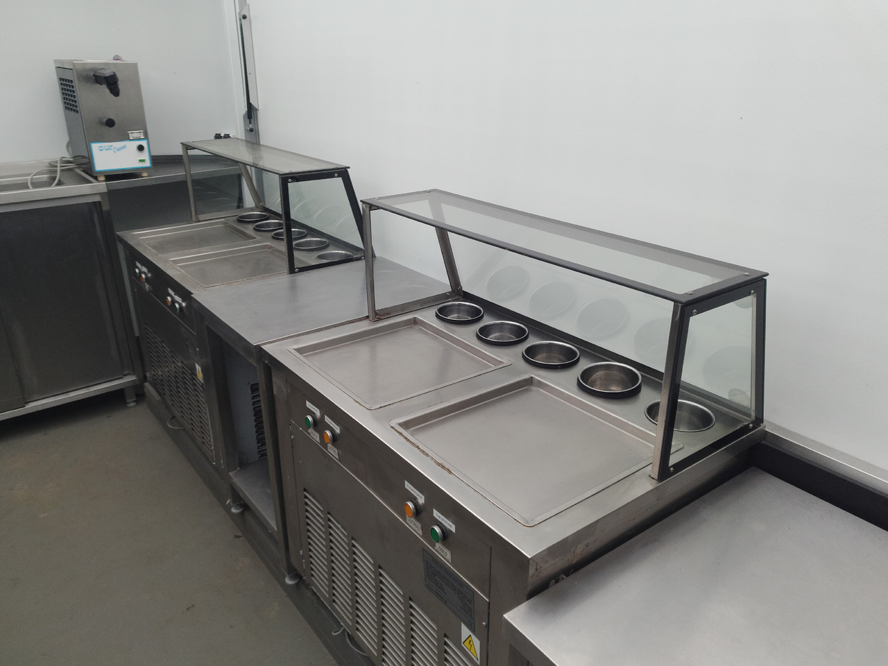 Торговый прицеп WARK COMFORT 4m: фото 7 Торговый прицеп WARK COMFORT 4m: фото 7