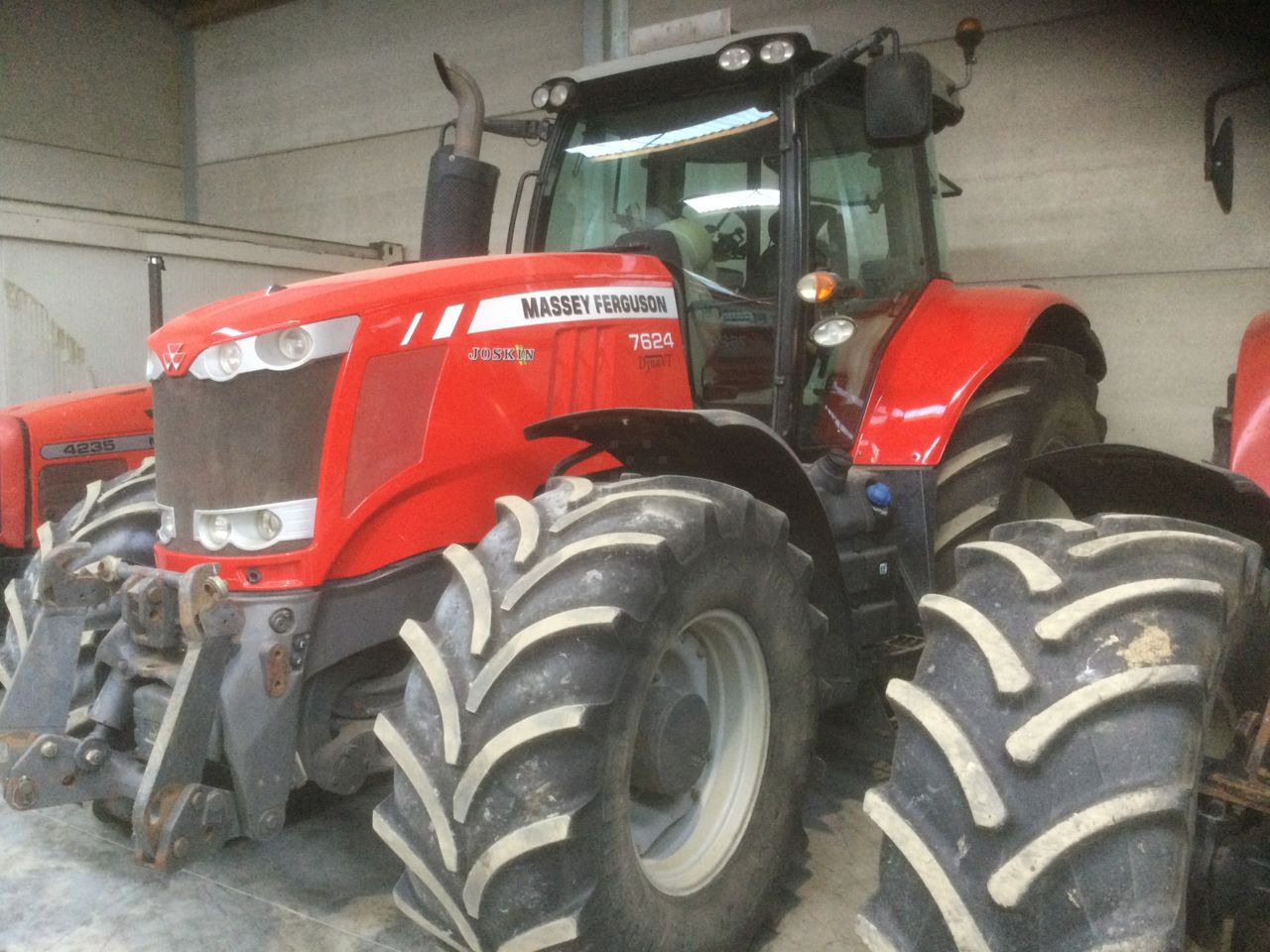 Massey Ferguson 7624 DYNA-VT EXCLUSIVE - Трактор: фото 1 Massey Ferguson 7624 DYNA-VT EXCLUSIVE - Трактор: фото 1