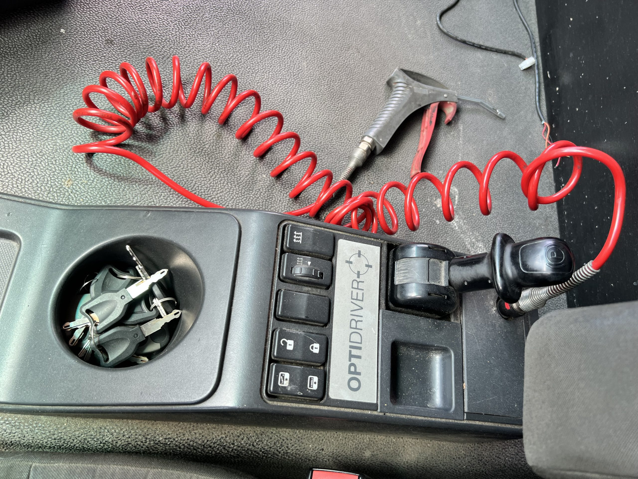 Тентованный грузовик RENAULT 450 CON UNA TAULINER: фото 10