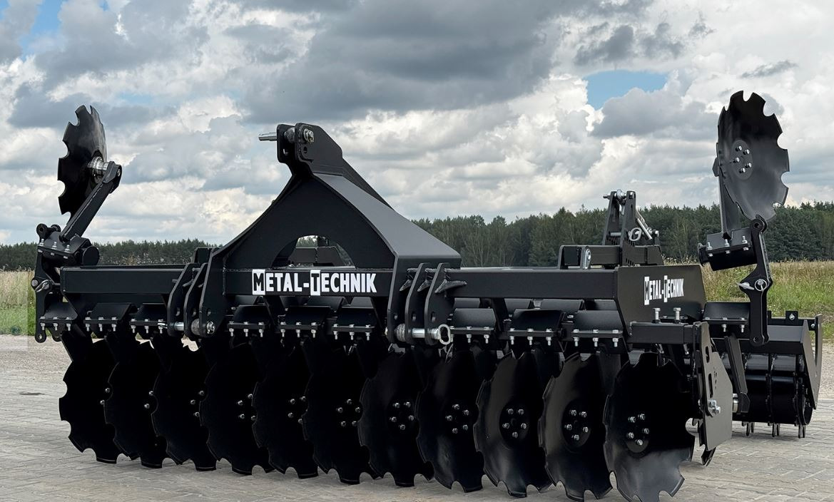 METAL-TECHNIK Brona talerzowa 2,7 m / Scheibenegge / дисковая борона / disc harrow - Дисковая борона: фото 1 METAL-TECHNIK Brona talerzowa 2,7 m / Scheibenegge / дисковая борона / disc harrow - Дисковая борона: фото 1