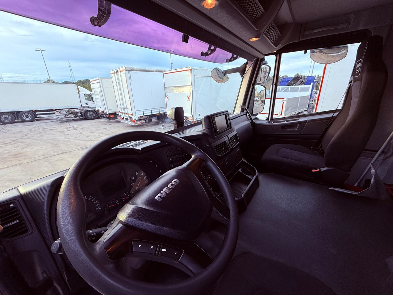 IVECO AD190S31P Stralis E6 (Tauliner) - Тентованный грузовик: фото 5 IVECO AD190S31P Stralis E6 (Tauliner) - Тентованный грузовик: фото 5