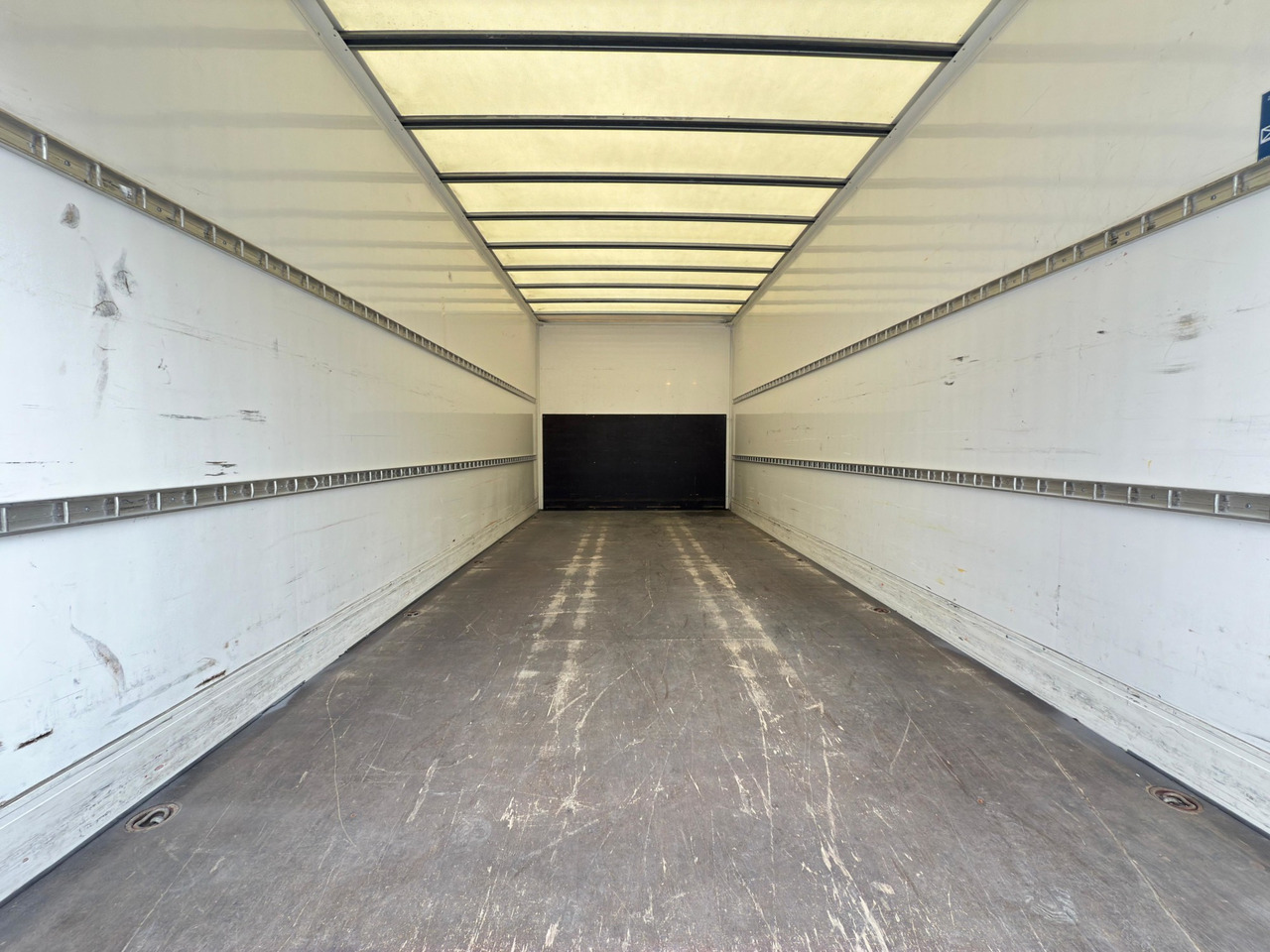 MAN 8.190 TGL E6 (VAN) в лизинг MAN 8.190 TGL E6 (VAN): фото 10 MAN 8.190 TGL E6 (VAN) в лизинг MAN 8.190 TGL E6 (VAN): фото 10