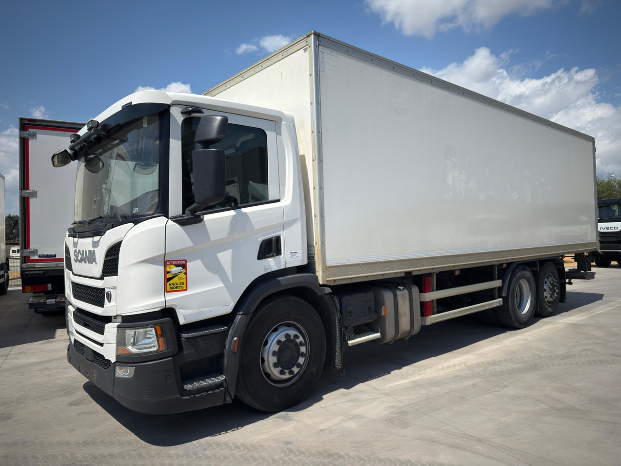 SCANIA P360 E6 (VAN) - Грузовик с закрытым кузовом: фото 1 SCANIA P360 E6 (VAN) - Грузовик с закрытым кузовом: фото 1