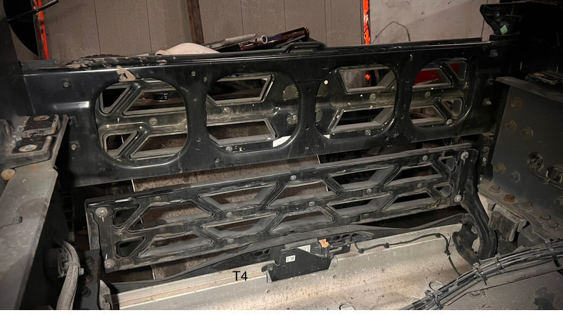 Renault - Бампер: фото 2 Renault - Бампер: фото 2