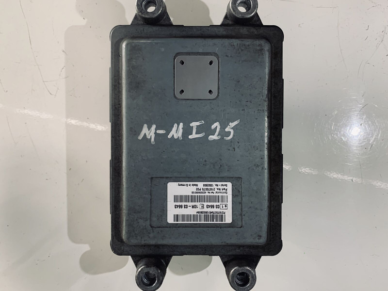 Renault MAGNUM - Блок управления: фото 1 Renault MAGNUM - Блок управления: фото 1