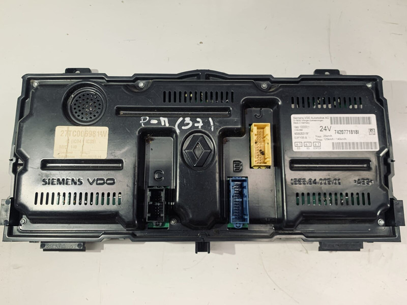 Renault PREMIUM - Приборная панель: фото 2 Renault PREMIUM - Приборная панель: фото 2