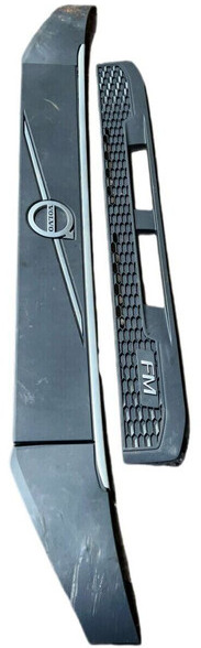 Volvo 2022 - Решётка радиатора: фото 1 Volvo 2022 - Решётка радиатора: фото 1