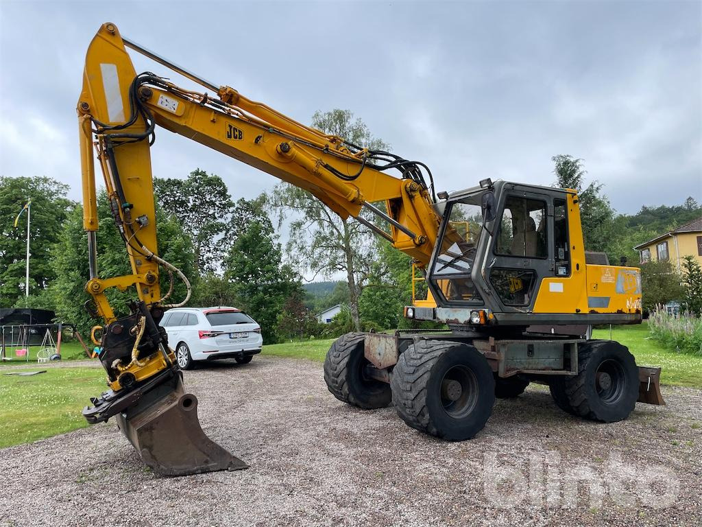 JCB JS130W - Колёсный экскаватор: фото 1 JCB JS130W - Колёсный экскаватор: фото 1
