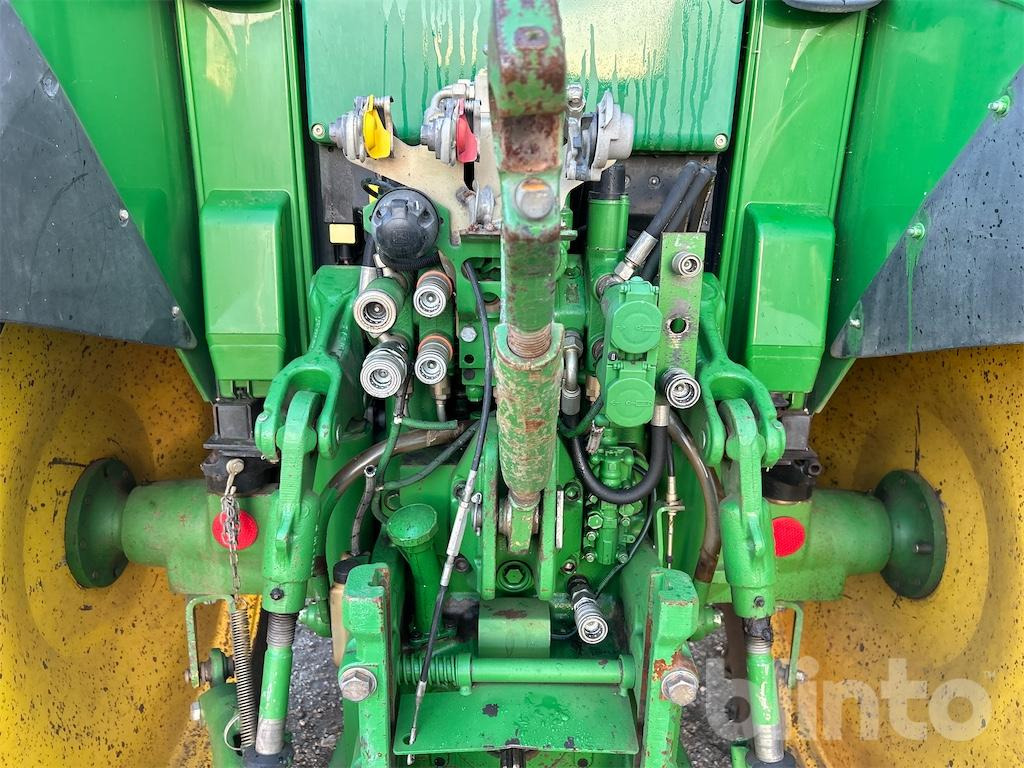 Трактор John Deere 6320 (2004): фото 30 Трактор John Deere 6320 (2004): фото 30