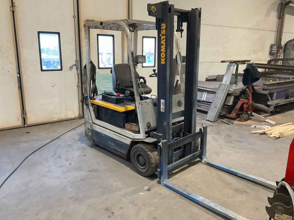 Komatsu - Электропогрузчик: фото 2 Komatsu - Электропогрузчик: фото 2